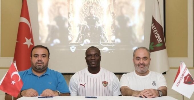 Anlaşma sağlanmıştı! Aboubakar imzayı attı